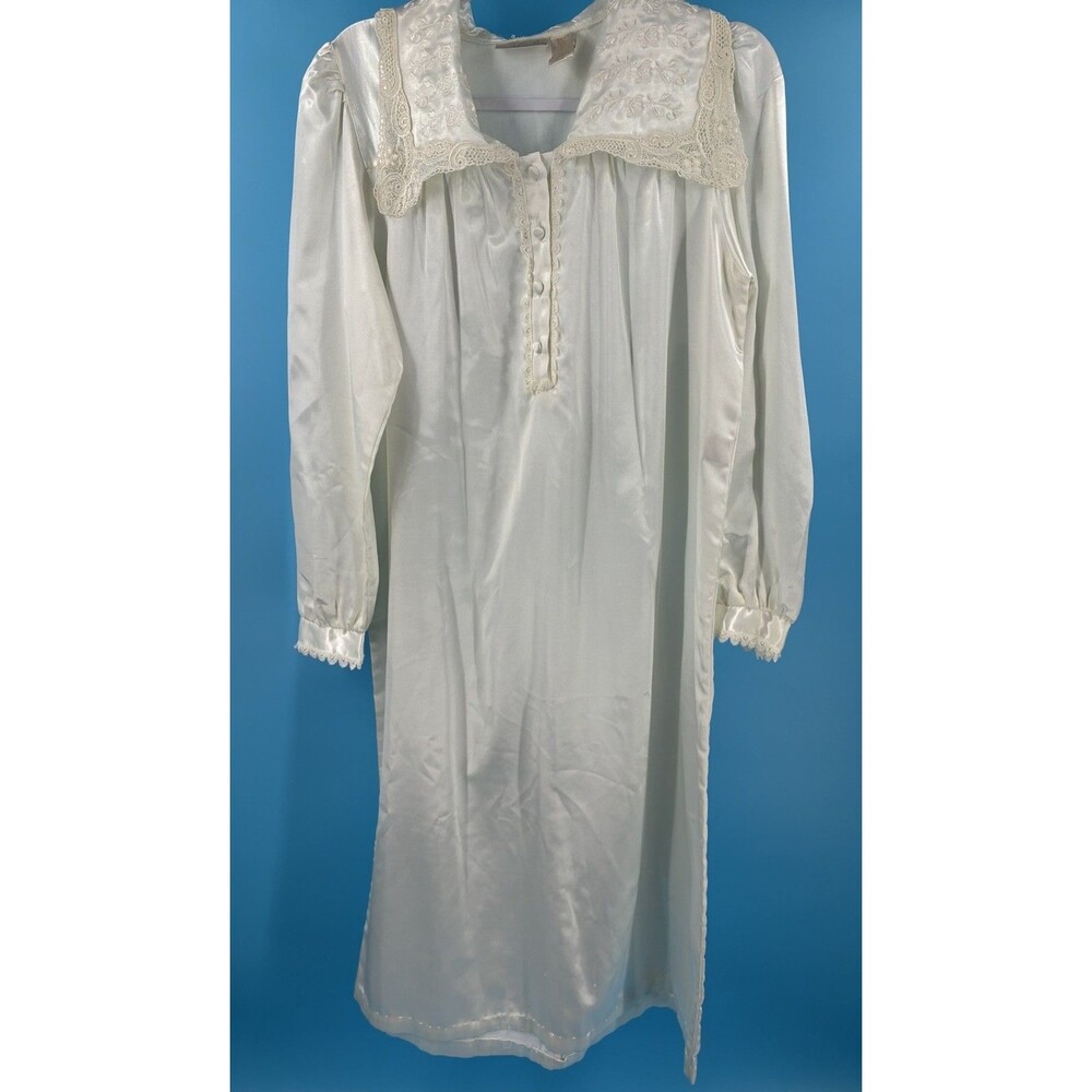 Delicates Nightgown L Ivory Satin Floral Embroidery Vintage Feminine long sleeve